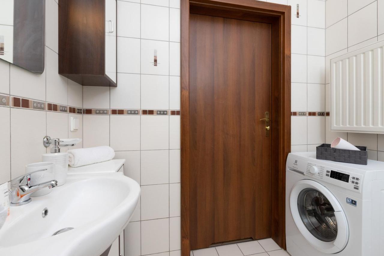 Patio Mare With Free Garage Parking By Renters Apartament